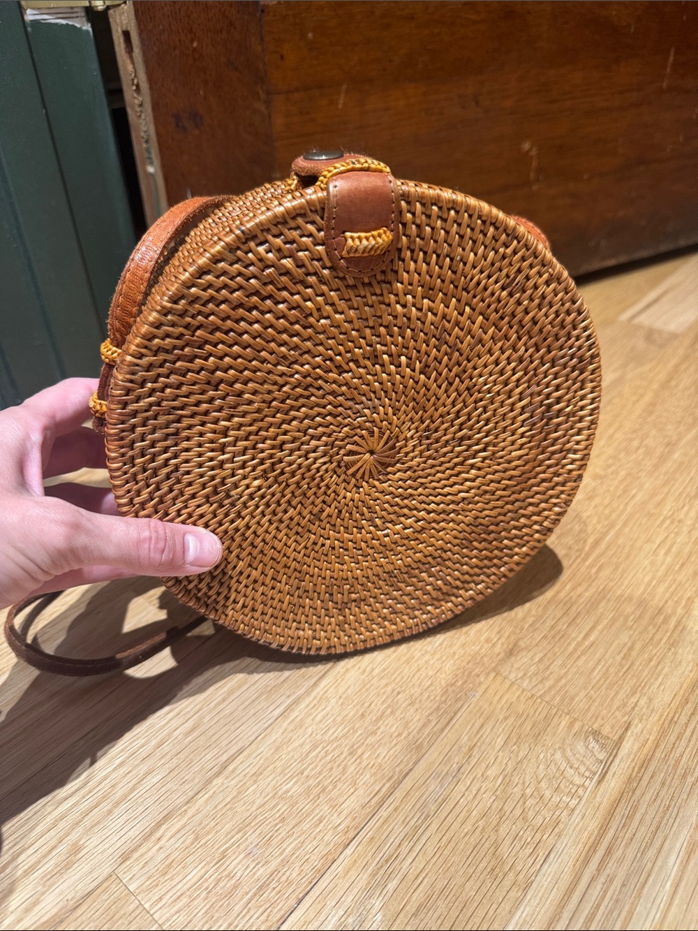 Straw Studios Round Woven Crossbody - Tan/Brown